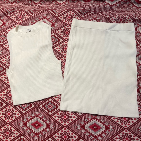 EUC Aritzia Reso sweater and matching skirt in birch, XS - Picture 2 of 5